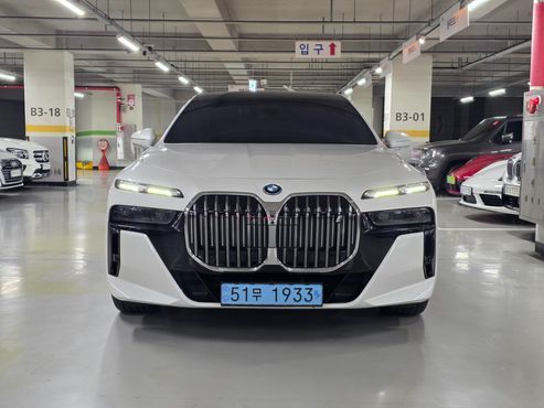 BMW i7 eDrive 50 M Sport — пробег 61 000 км — фото 2 из 5