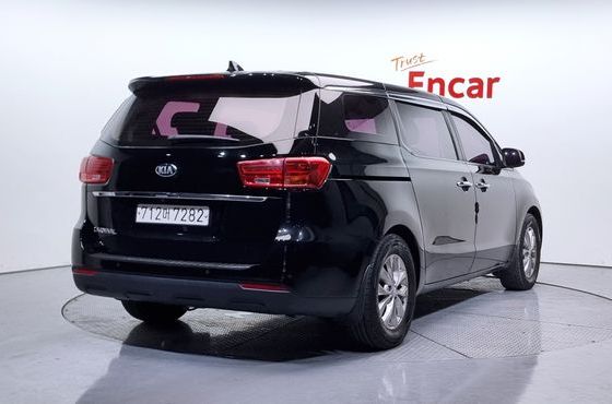 Kia Carnival 11-Seater Deluxe — пробег 161 749 км — фото 2 из 5