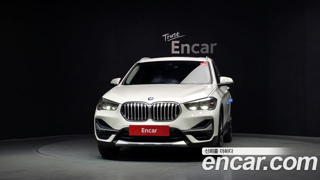 BMW X1 xDrive 20i xLine — пробег 92 328 км — фото 3 из 5