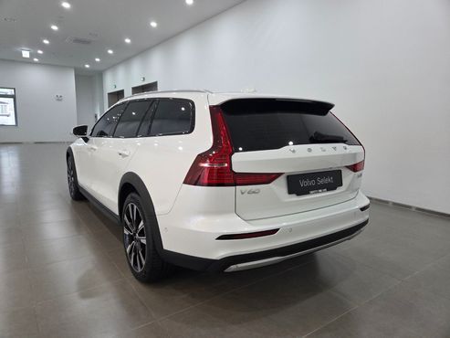 Volvo V60 B5 Ultra AWD — пробег 1 802 км — фото 2 из 5