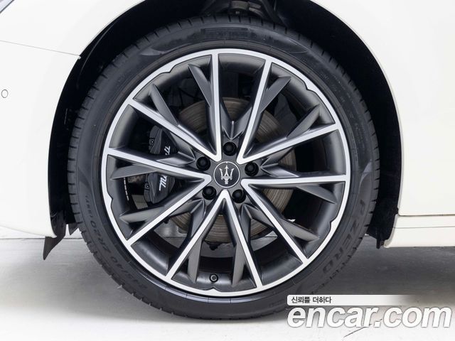 Maserati Ghibli из Кореи Encar