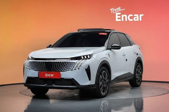 Peugeot 3008 1.2 Hybrid GT — пробег 3 635 км — фото 1 из 5