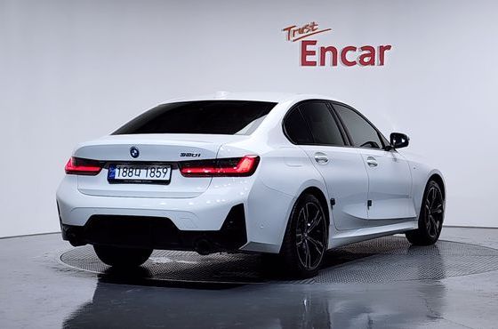 BMW 3-Series 320i M Sport — пробег 35 921 км — фото 2 из 5
