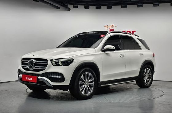 Mercedes-Benz GLE-Class GLE300d 4MATIC — пробег 31 498 км — фото 1 из 5
