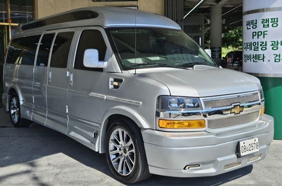 Chevrolet Express Van 6.0 — пробег 80 931 км — фото 1 из 5