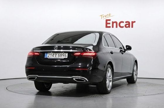 Mercedes-Benz E-Class E220d 4MATIC Exclusive — пробег 57 449 км — фото 4 из 5