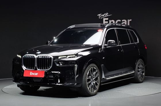 BMW X7 xDrive 40i M Sport 6STR — пробег 26 826 км — фото 1 из 5