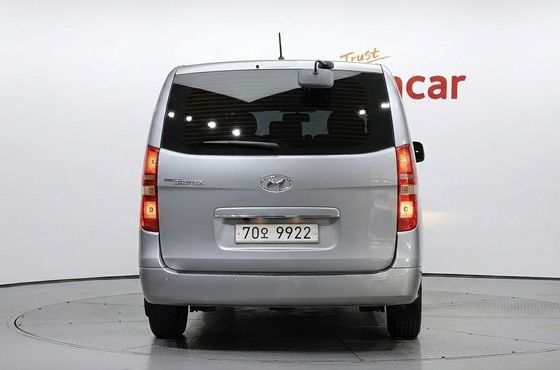 Hyundai Starex 12-Seater Wagon Smart — пробег 16 005 км — фото 4 из 5