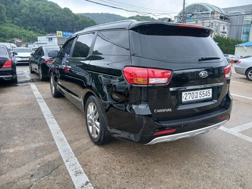 Kia Carnival 9-seater Prestige — пробег 208 478 км — фото 2 из 5