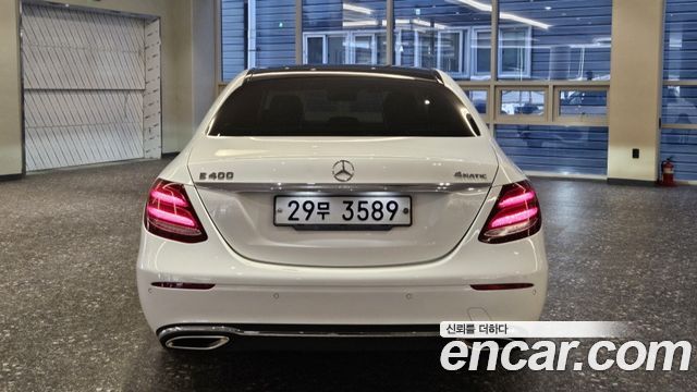 Mercedes-Benz E-Class E400 4MATIC Exclusive — пробег 73 700 км — фото 4 из 5