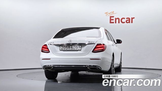 Mercedes-Benz E-Class из Кореи Encar