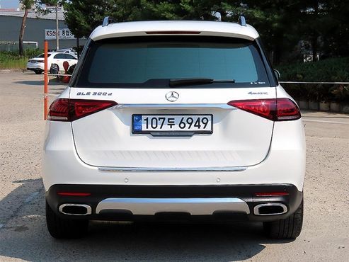 Mercedes-Benz GLE-Class GLE300d 4MATIC — пробег 90 246 км — фото 4 из 5
