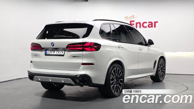 BMW X5 xDrive 50e M Sport — пробег 11 770 км — фото 2 из 5