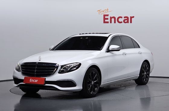 Mercedes-Benz E-Class E220d Exclusive — пробег 138 250 км — фото 1 из 5
