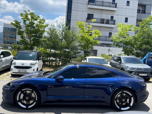 Porsche Taycan 4S — пробег 18 000 км — фото 3 из 5