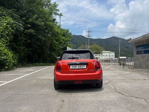 Mini Cooper 5Door Standard 3rd — пробег 89 085 км — фото 4 из 5