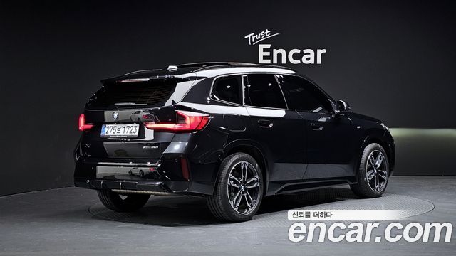 BMW X1 xDrive 20i M Sport — пробег 7 046 км — фото 2 из 5