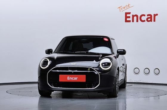 Mini Cooper SE Favoured — пробег 4 552 км — фото 3 из 5