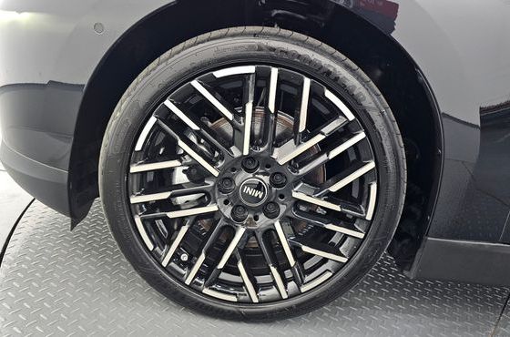 Mini Cooper SE Favoured — пробег 4 552 км — фото 5 из 5