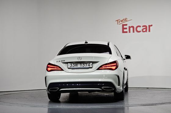 Mercedes-Benz CLA-Class CLA220 AMG Line — пробег 30 504 км — фото 4 из 5