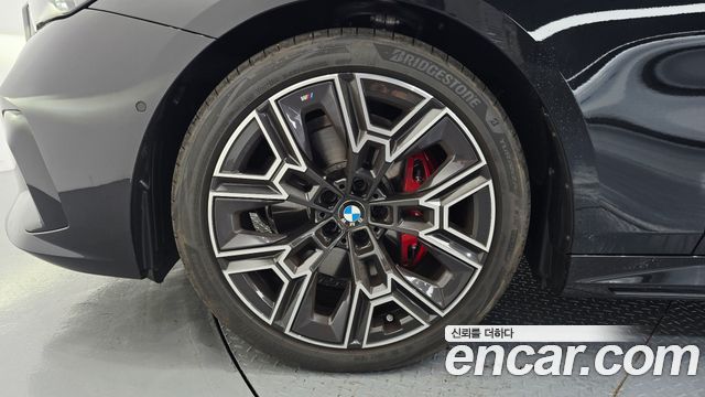 BMW 5-Series 530i xDrive M Sport — пробег 4 220 км — фото 5 из 5