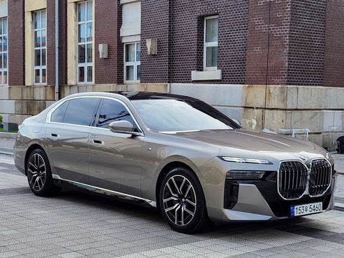 BMW 7-Series 740i sDrive M Sport — пробег 120 000 км — фото 2 из 5