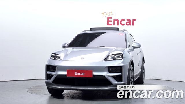 Porsche Macan Turbo — пробег 16 401 км — фото 3 из 5