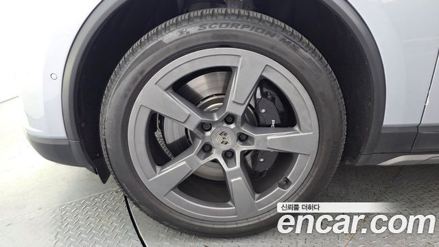 Porsche Macan Turbo — пробег 16 401 км — фото 5 из 5