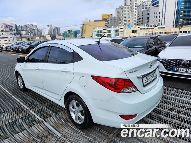 Hyundai Accent 1.6 GDI Blue Saver — пробег 176 079 км — фото 4 из 5