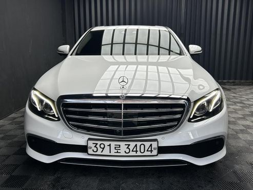 Mercedes-Benz E-Class E300e 4MATIC Exclusive — пробег 63 881 км — фото 1 из 5