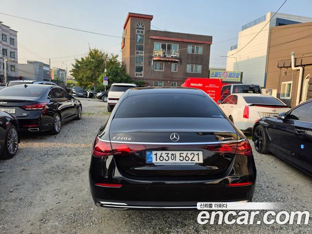 Mercedes-Benz E-Class E220d 4MATIC Exclusive — пробег 13 732 км — фото 3 из 5
