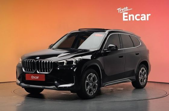 BMW X1 xDrive 20i xLine — пробег 8 246 км — фото 1 из 5