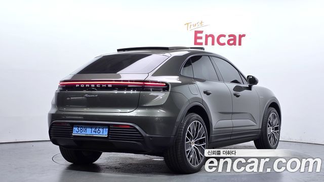 Porsche Macan Base 4 — пробег 3 727 км — фото 2 из 5