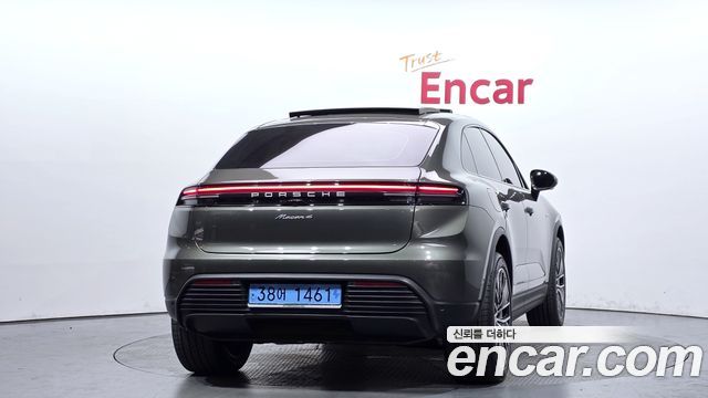 Porsche Macan Base 4 — пробег 3 727 км — фото 4 из 5