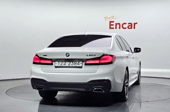 BMW 5-Series 520d xDrive M Sport Package Plus — пробег 135 252 км — фото 4 из 5