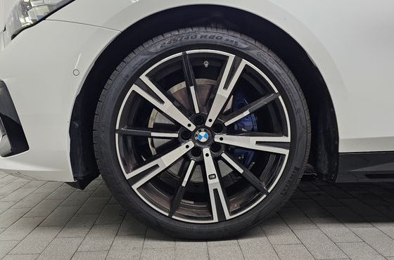 BMW 5-Series 530i xDrive M Sport — пробег 5 821 км — фото 5 из 5