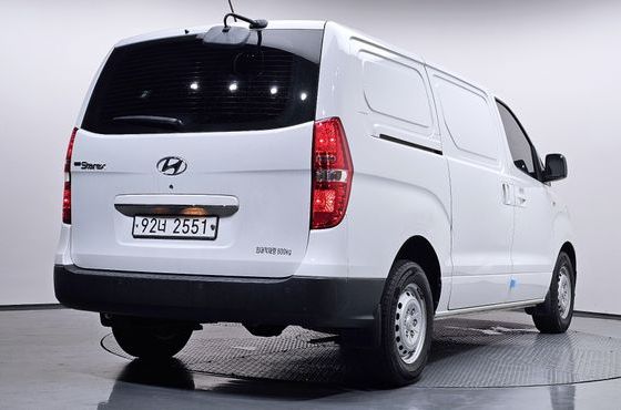 Hyundai Starex Van 3-Seater Style — пробег 246 339 км — фото 2 из 5