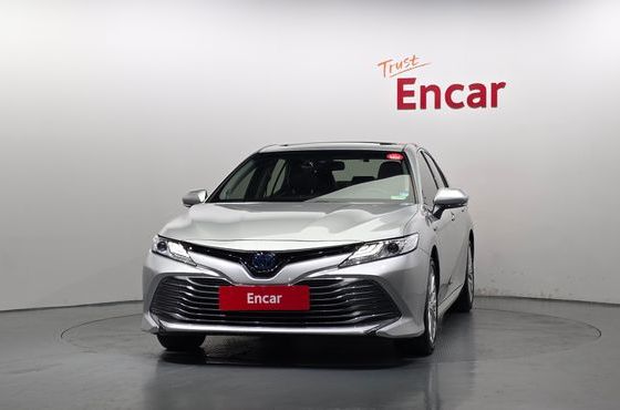 Toyota Camry 2.5 XLE Hybrid — пробег 56 712 км — фото 3 из 5