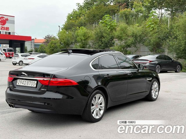 Jaguar XF 20d Portfolio — пробег 152 003 км — фото 2 из 5