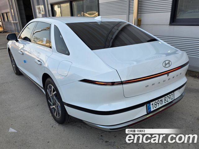Hyundai Grandeur Premium — пробег 950 км — фото 3 из 5