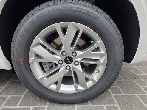 Genesis GV70 2.5T Gasoline 2WD — пробег 650 км — фото 5 из 5