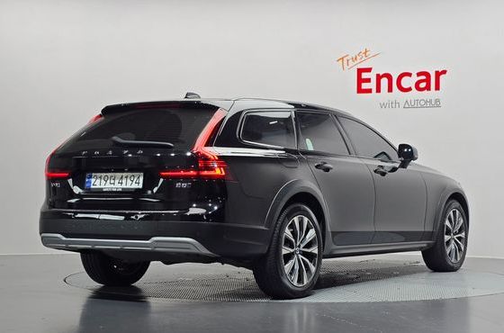 Volvo V90 B5 Ultimate AWD — пробег 35 195 км — фото 2 из 5