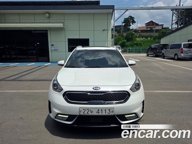 Kia Niro Prestige — пробег 113 000 км — фото 2 из 5