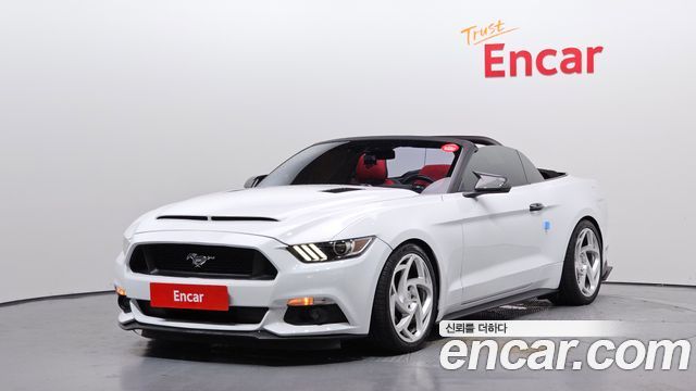 Ford Mustang Convertible — пробег 124 138 км — фото 1 из 5