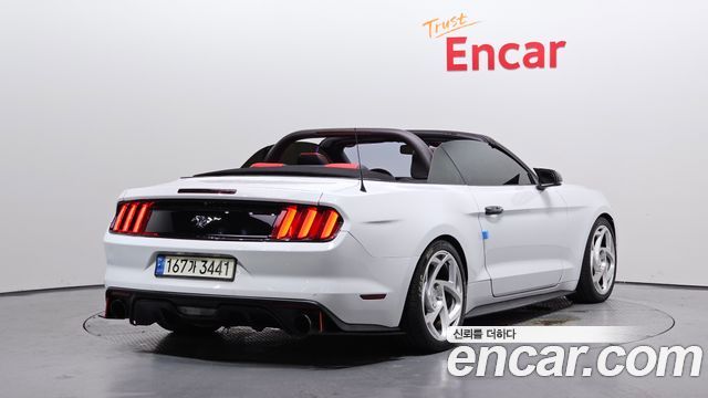 Ford Mustang Convertible — пробег 124 138 км — фото 2 из 5