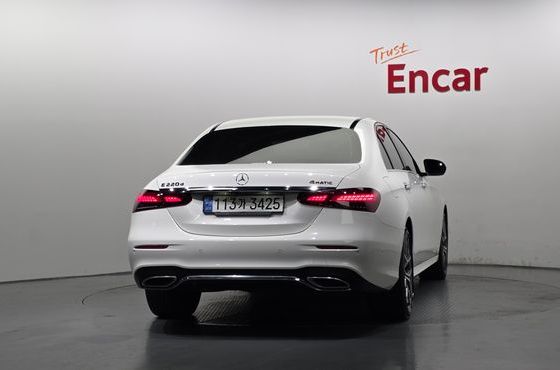 Mercedes-Benz E-Class E220d 4MATIC AMG Line — пробег 26 984 км — фото 4 из 5