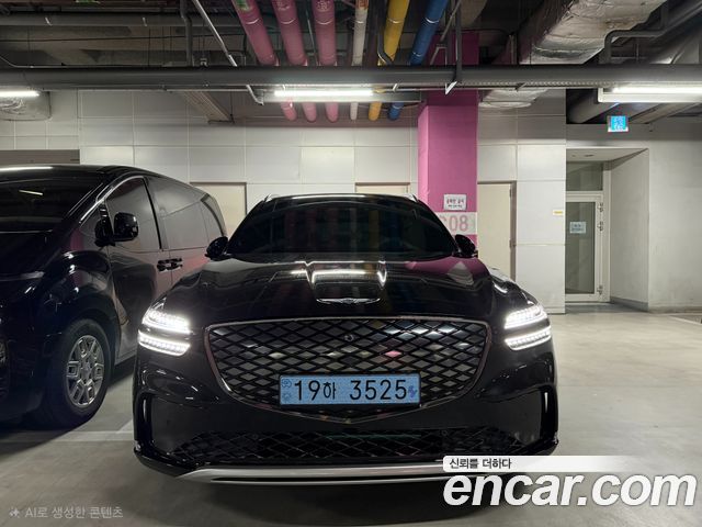 Genesis GV70 e-AWD — пробег 1 235 км — фото 1 из 5