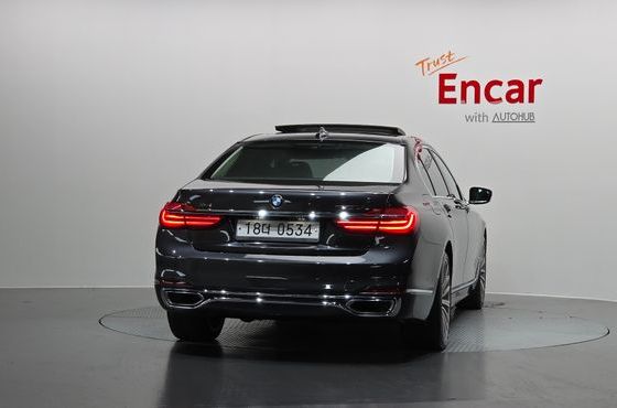 BMW 7-Series 740Li xDrive — пробег 129 659 км — фото 4 из 5