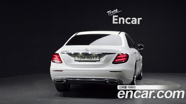 Mercedes-Benz E-Class из Кореи Encar