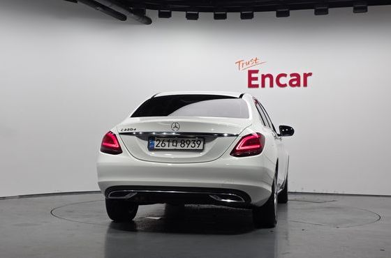 Mercedes-Benz C-Class C220 d Avantgarde — пробег 68 322 км — фото 4 из 5